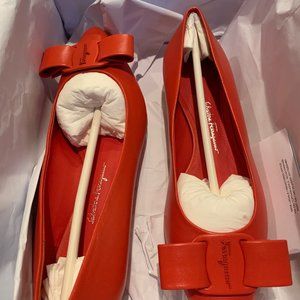 Salvatore Ferragamo New Viva with box and bag